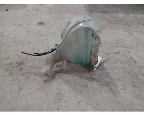 KENWORTH T680 WINDSHIELD WASHER RESERVOIR