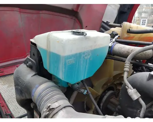 KENWORTH T680 WINDSHIELD WASHER RESERVOIR