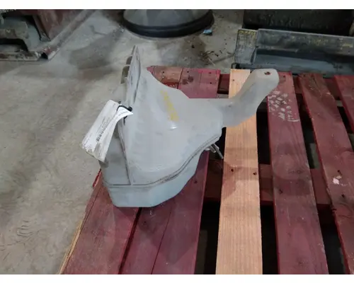 KENWORTH T680 WINDSHIELD WASHER RESERVOIR