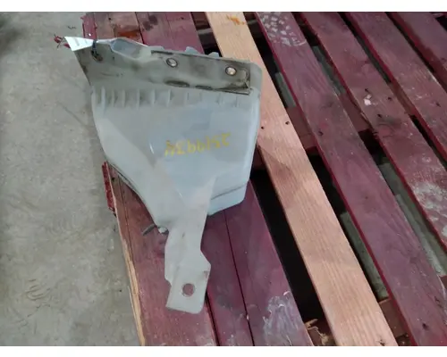 KENWORTH T680 WINDSHIELD WASHER RESERVOIR