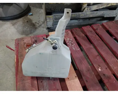 KENWORTH T680 WINDSHIELD WASHER RESERVOIR