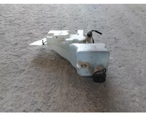 KENWORTH T680 WINDSHIELD WASHER RESERVOIR