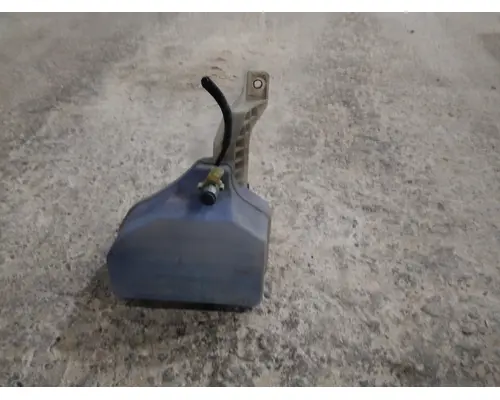 KENWORTH T680 WINDSHIELD WASHER RESERVOIR