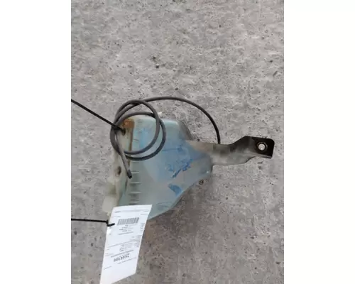 KENWORTH T680 WINDSHIELD WASHER RESERVOIR