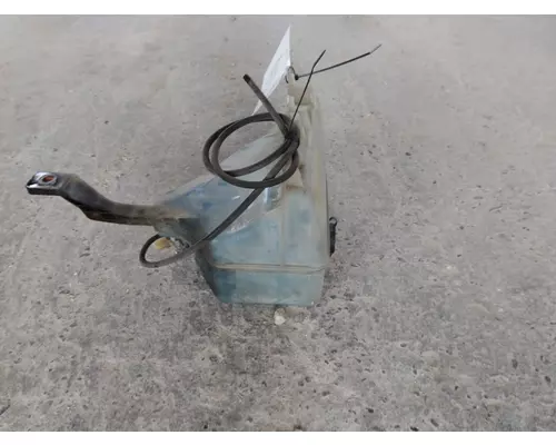 KENWORTH T680 WINDSHIELD WASHER RESERVOIR