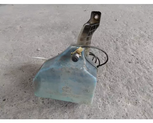 KENWORTH T680 WINDSHIELD WASHER RESERVOIR