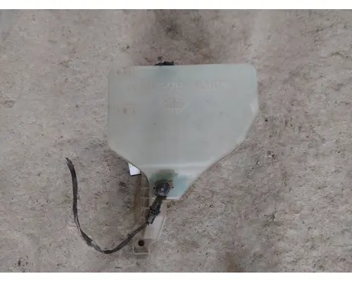 KENWORTH T680 WINDSHIELD WASHER RESERVOIR