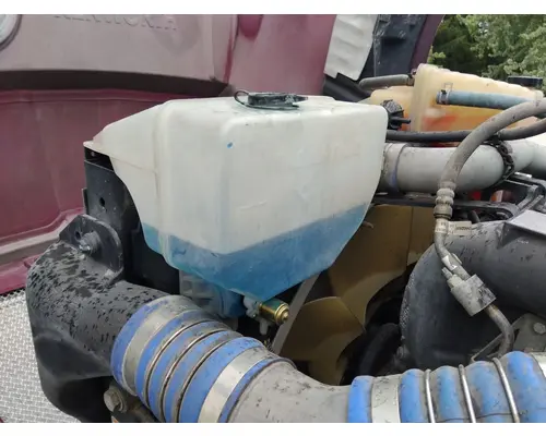 KENWORTH T680 WINDSHIELD WASHER RESERVOIR