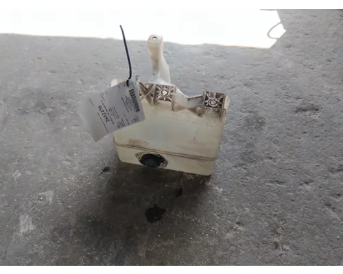 KENWORTH T680 WINDSHIELD WASHER RESERVOIR