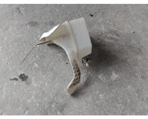 KENWORTH T680 WINDSHIELD WASHER RESERVOIR