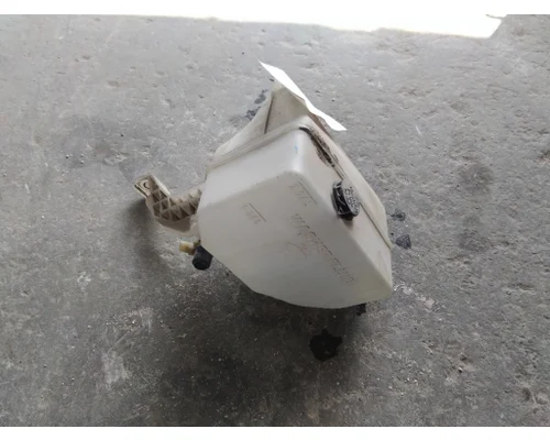 KENWORTH T680 WINDSHIELD WASHER RESERVOIR