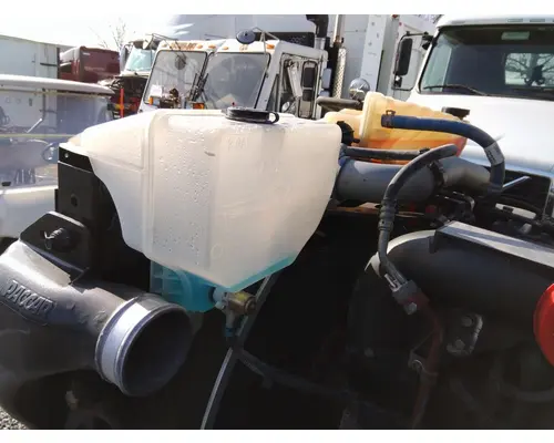 KENWORTH T680 WINDSHIELD WASHER RESERVOIR