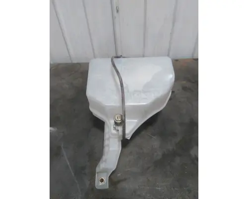 KENWORTH T680 WINDSHIELD WASHER RESERVOIR