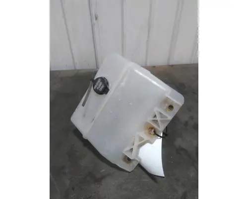 KENWORTH T680 WINDSHIELD WASHER RESERVOIR