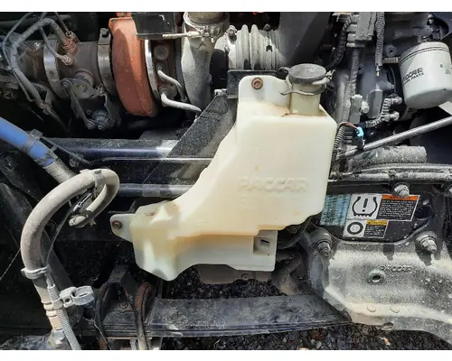 KENWORTH T680 WINDSHIELD WASHER RESERVOIR