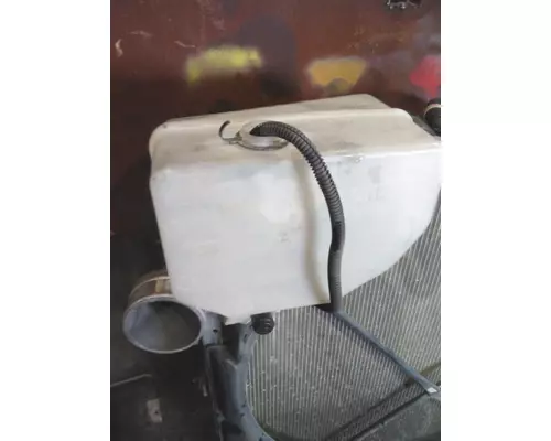 KENWORTH T680 WINDSHIELD WASHER RESERVOIR