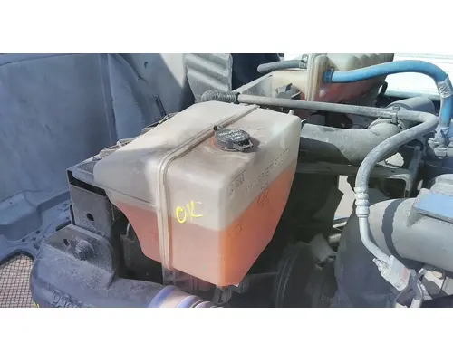 KENWORTH T680 WINDSHIELD WASHER RESERVOIR