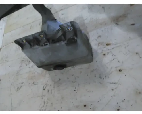 KENWORTH T680 WINDSHIELD WASHER RESERVOIR