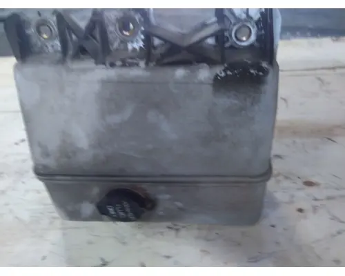 KENWORTH T680 WINDSHIELD WASHER RESERVOIR