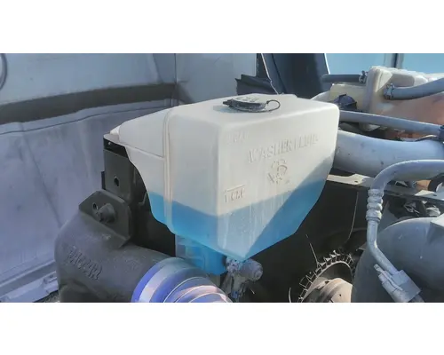 KENWORTH T680 WINDSHIELD WASHER RESERVOIR