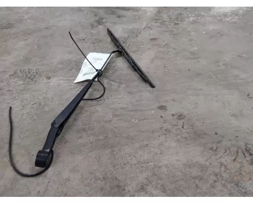 KENWORTH T680 WINDSHIELD WIPER ARM