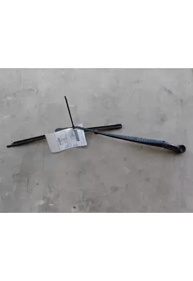 KENWORTH T680 WINDSHIELD WIPER ARM