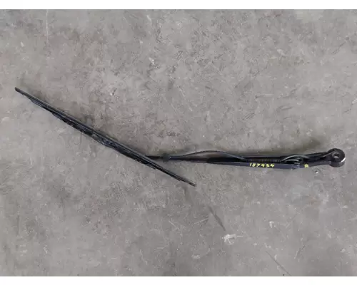 KENWORTH T680 WINDSHIELD WIPER ARM