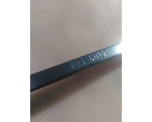 KENWORTH T680 WINDSHIELD WIPER ARM