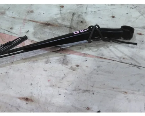 KENWORTH T680 WINDSHIELD WIPER ARM