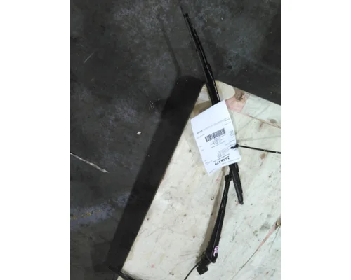 KENWORTH T680 WINDSHIELD WIPER ARM
