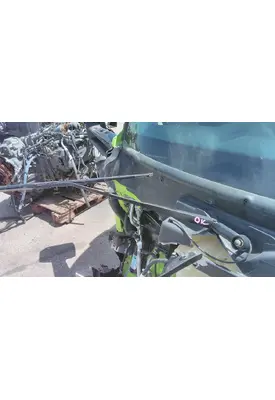 KENWORTH T680 WINDSHIELD WIPER ARM