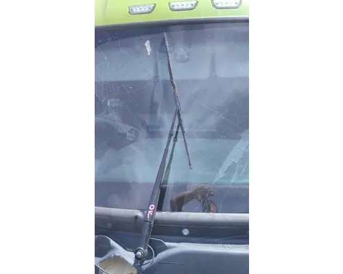 KENWORTH T680 WINDSHIELD WIPER ARM