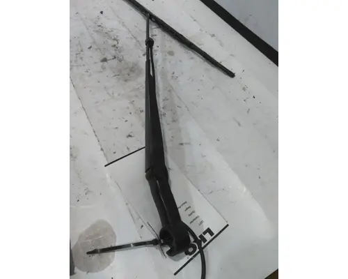 KENWORTH T680 WINDSHIELD WIPER ARM