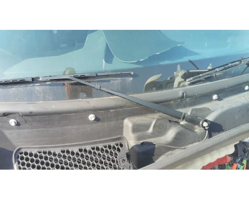 KENWORTH T680 WINDSHIELD WIPER ARM
