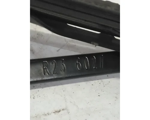 KENWORTH T680 WINDSHIELD WIPER ARM