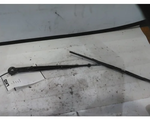 KENWORTH T680 WINDSHIELD WIPER ARM