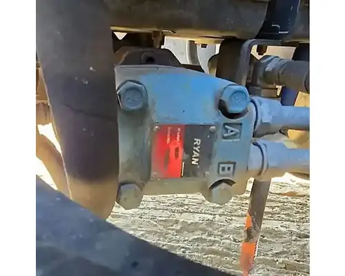 KENWORTH T680 Wet Kit or Hydraulic Tank