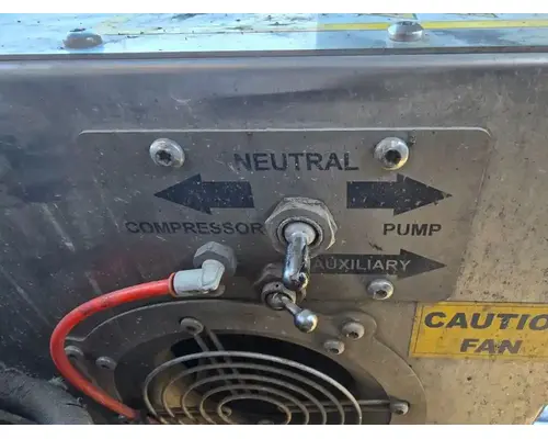 KENWORTH T680 Wet Kit or Hydraulic Tank