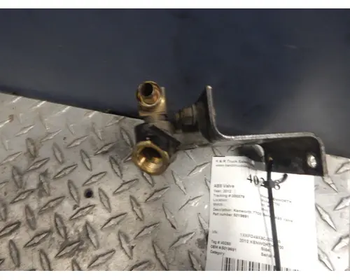 KENWORTH T700 944 ABS Valves