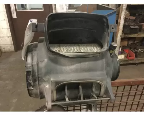 KENWORTH T700 AIR CLEANER