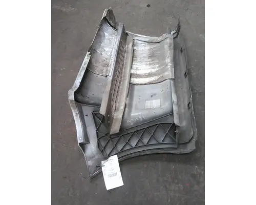 KENWORTH T700 CAB SKIRTSIDE FAIRING