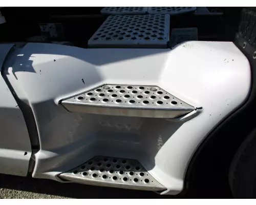 KENWORTH T700 CAB SKIRTSIDE FAIRING