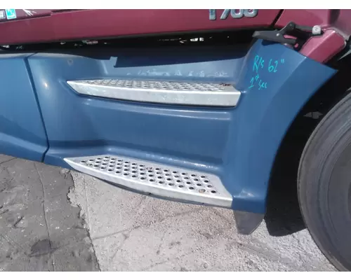 KENWORTH T700 CAB SKIRTSIDE FAIRING