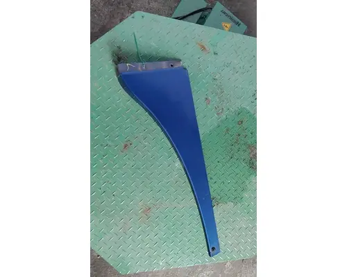 KENWORTH T700 CAB SKIRTSIDE FAIRING