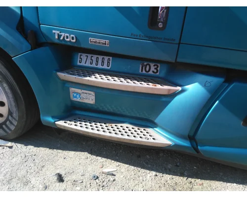 KENWORTH T700 CAB SKIRTSIDE FAIRING
