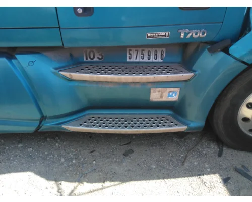 KENWORTH T700 CAB SKIRTSIDE FAIRING