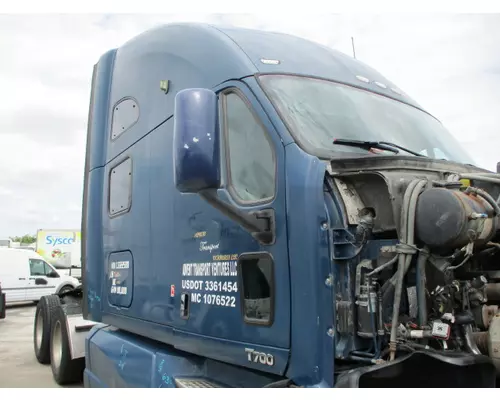 KENWORTH T700 CAB