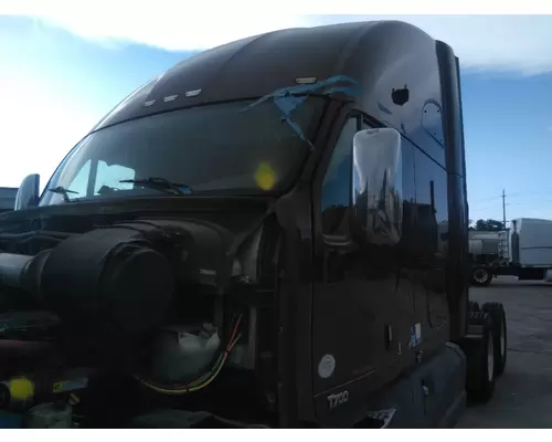 KENWORTH T700 CAB
