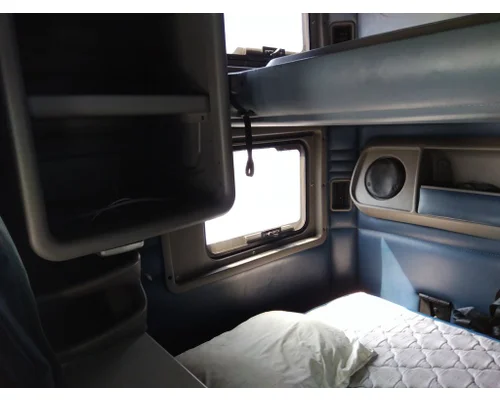 KENWORTH T700 CAB