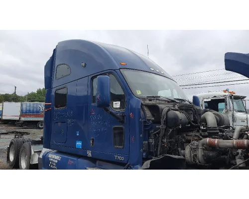 KENWORTH T700 CAB